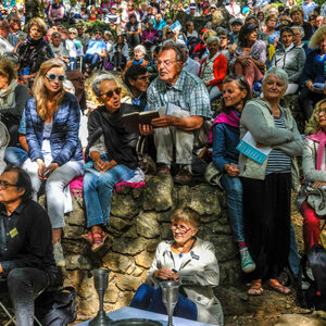 Un luthérien alsacien pour la première fois dans la foule des huguenots de l'Assemblée du Désert cévenol
